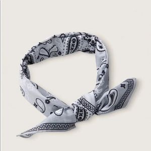 VS PINK Grey Bandana